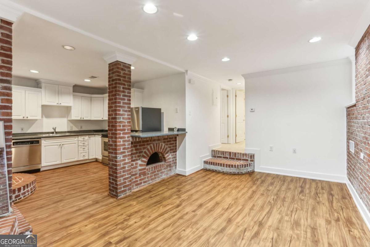 869 Briarcliff RD NE B25