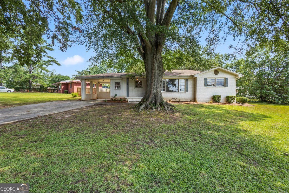 2801 Miriam LN