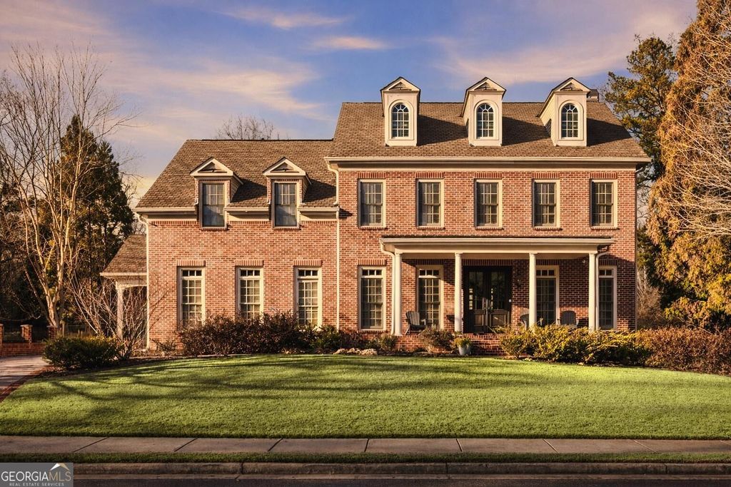 Photo of 390 Ivy Knoll NE, Atlanta, GA 30342 (MLS # 10707640)