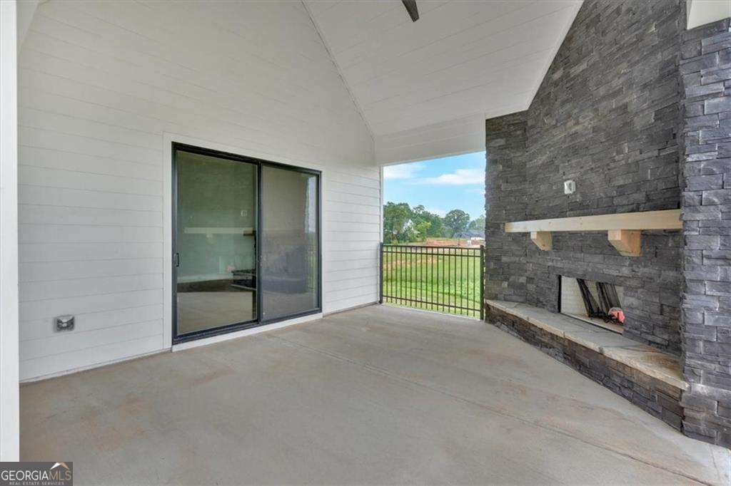 152 Palisade DR