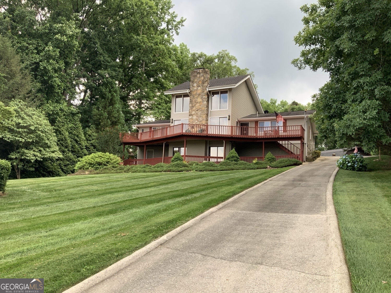 2734 Hidden Valley RD