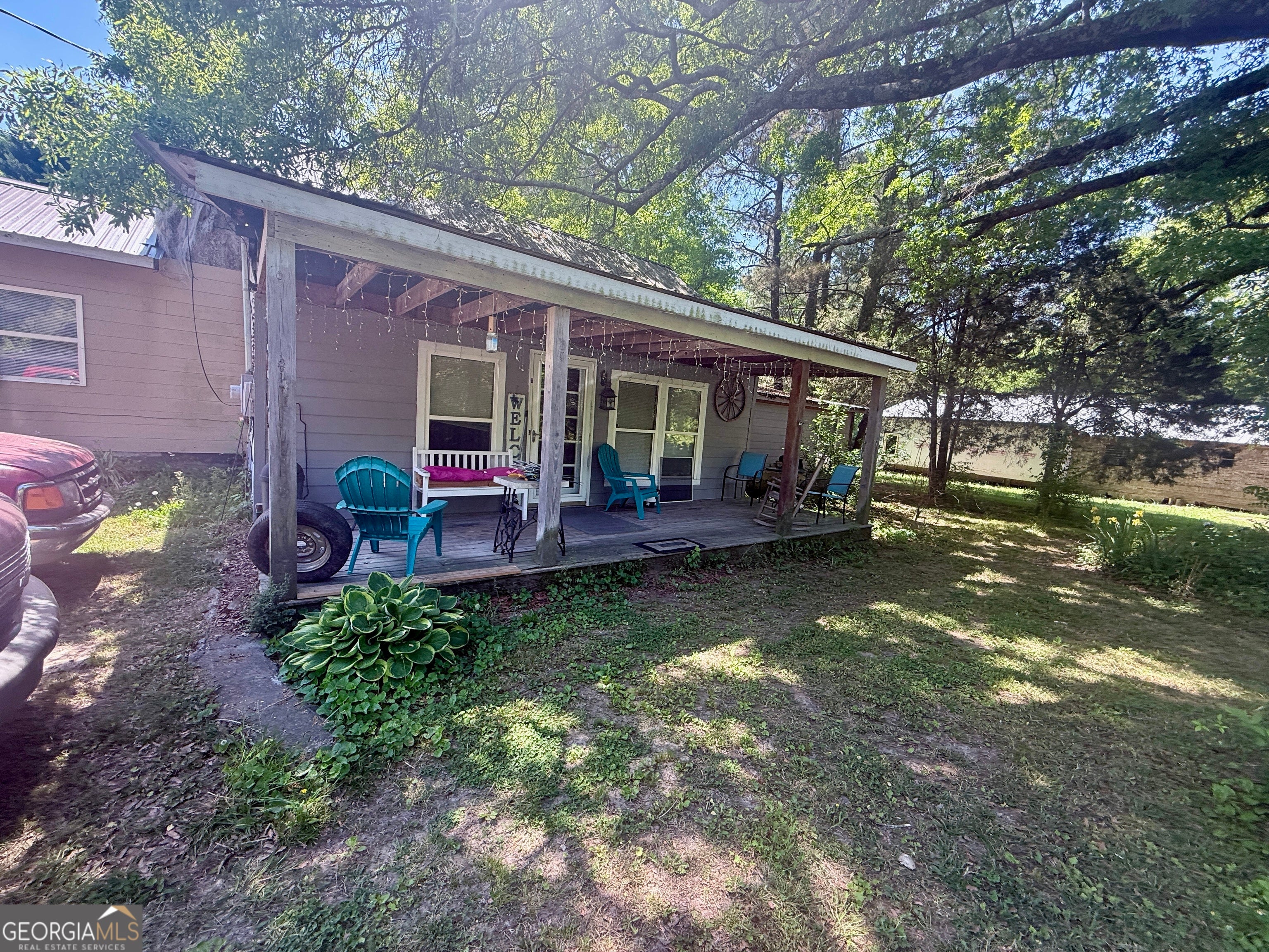 1072 Mountain View RD