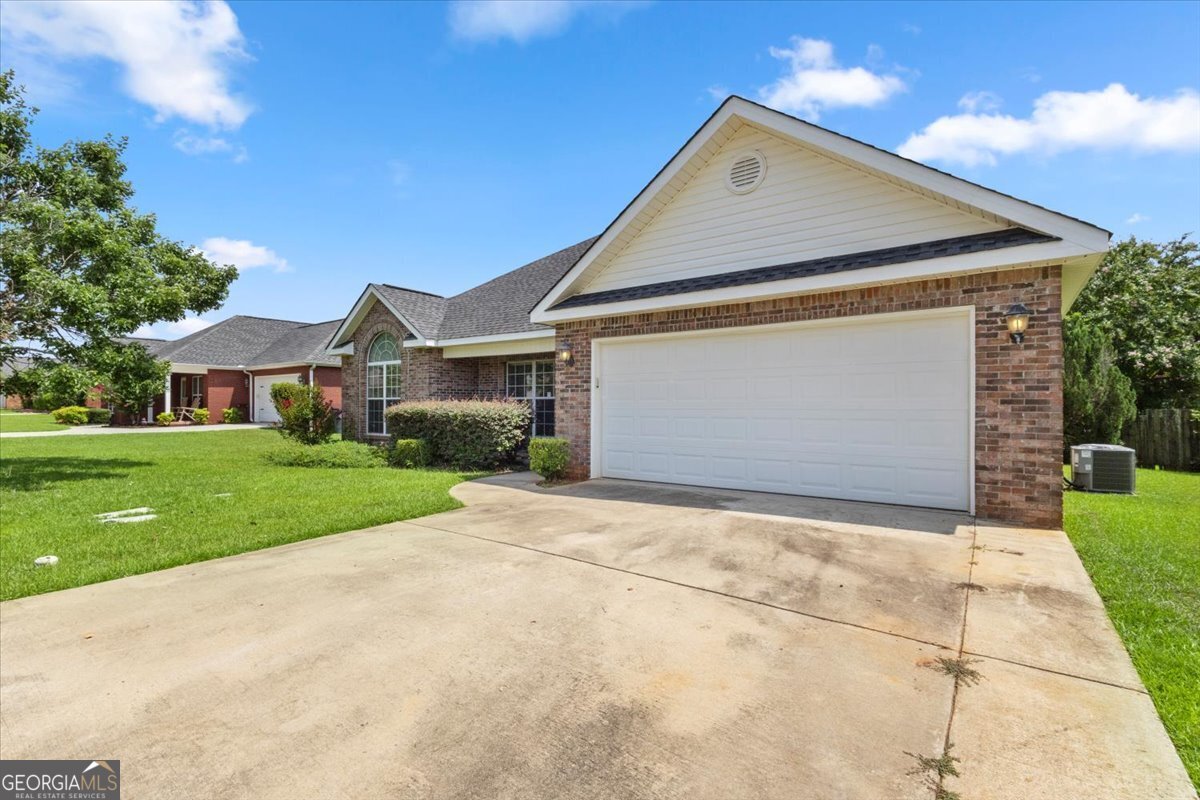 305 Sugarloaf PKWY