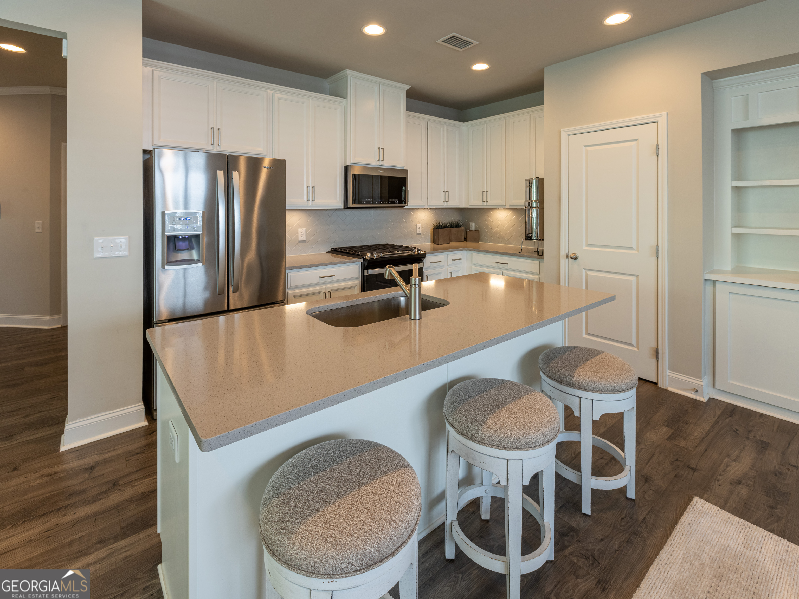 Addison Point - Residential