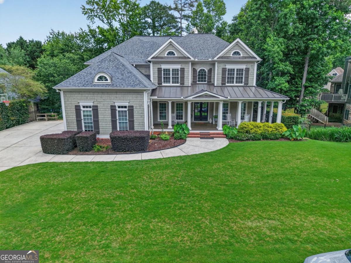 2410 Black Swan LN NW