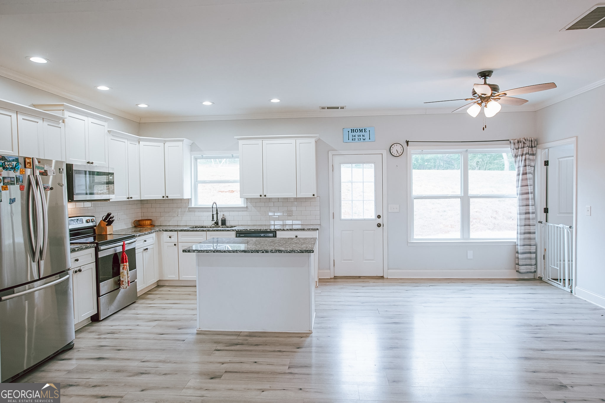 223 Middle Fork LN