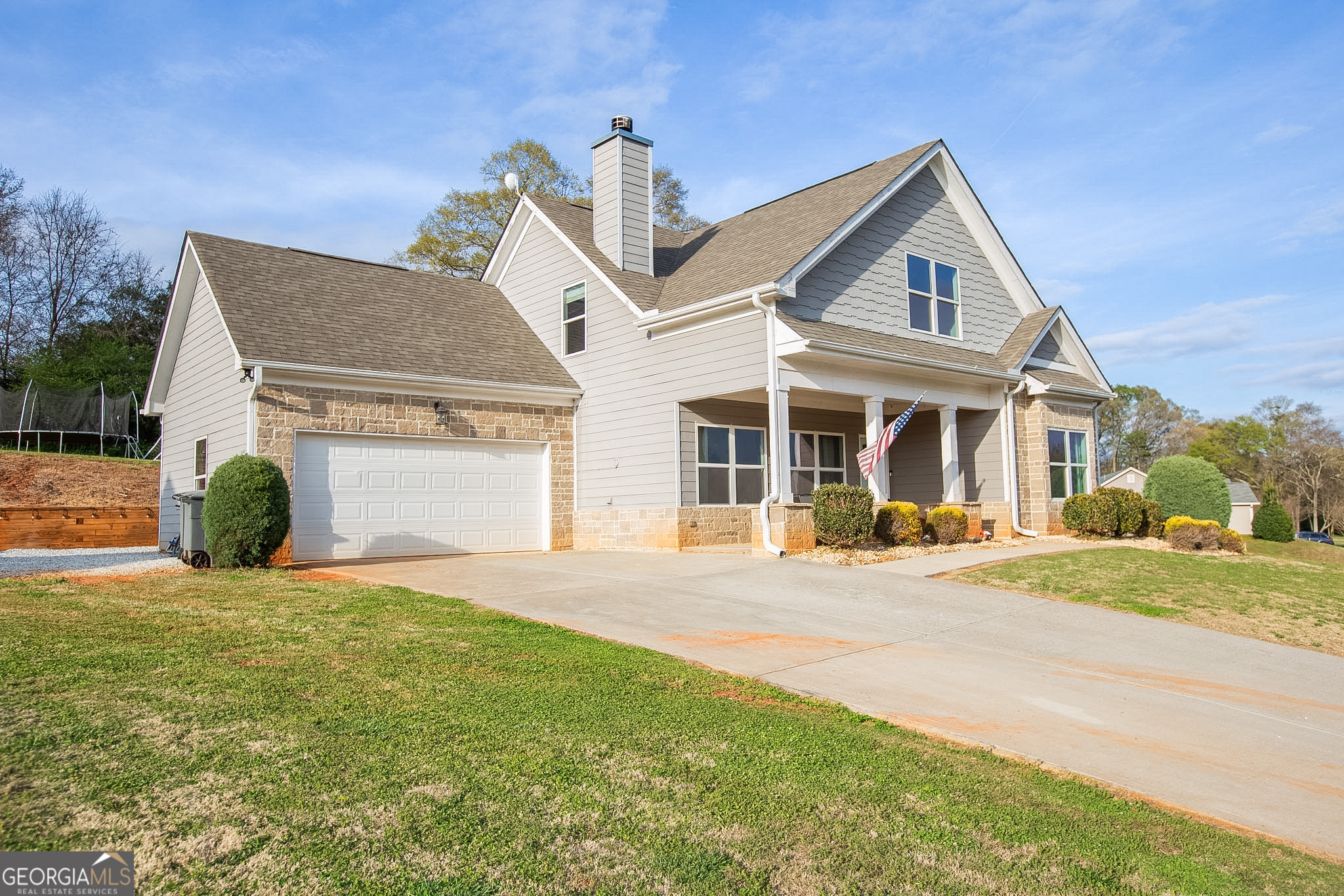 223 Middle Fork LN