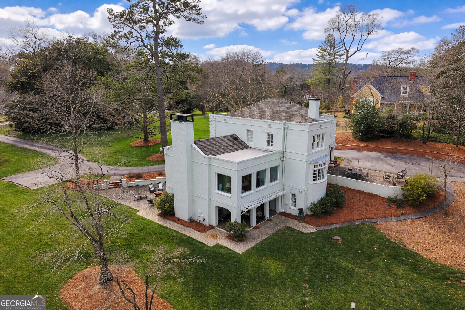 2 Virginia Circle SW