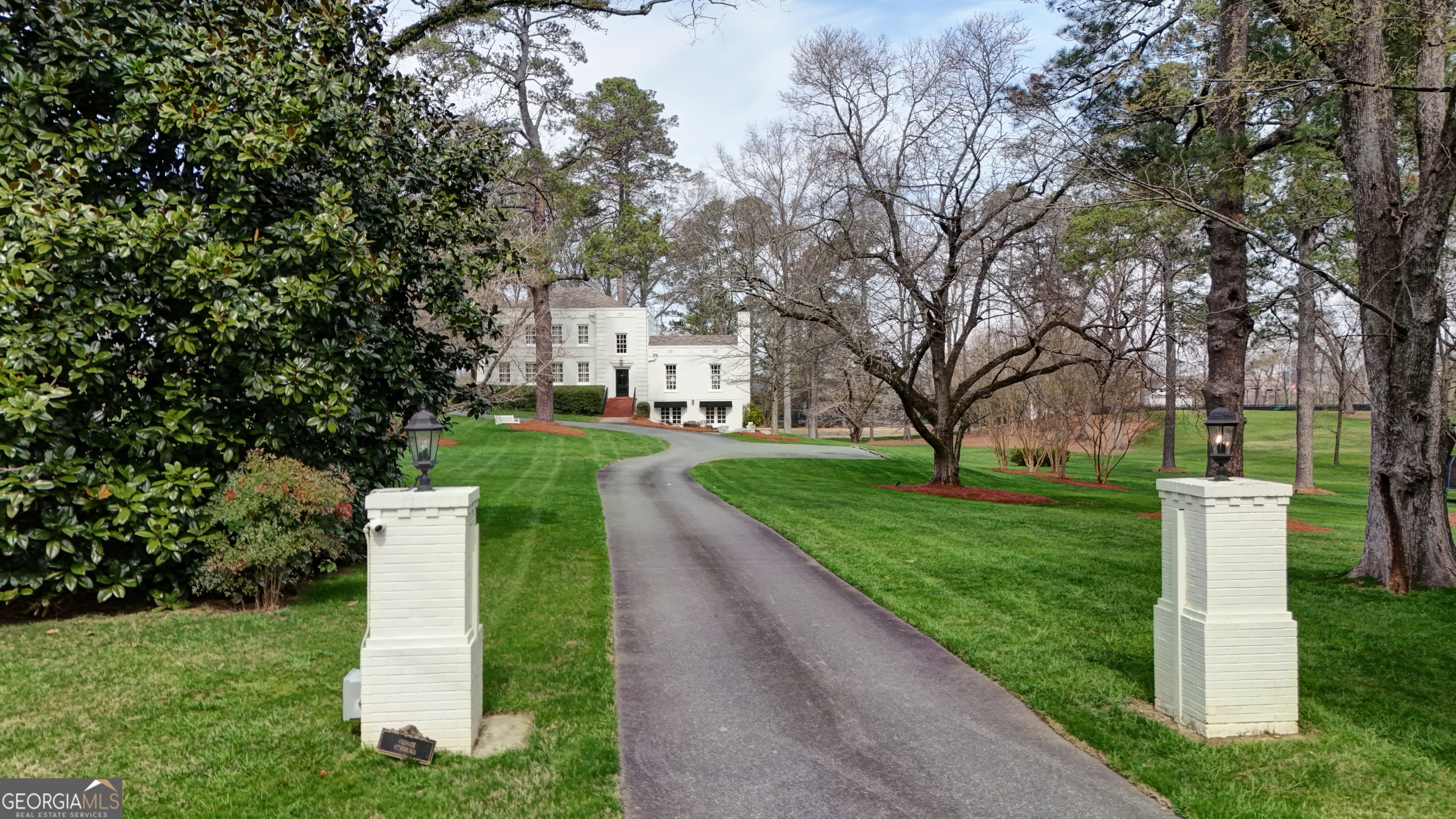 2 Virginia Circle SW