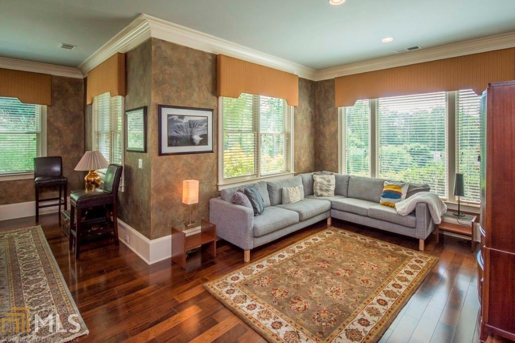 Six Hills - Residential