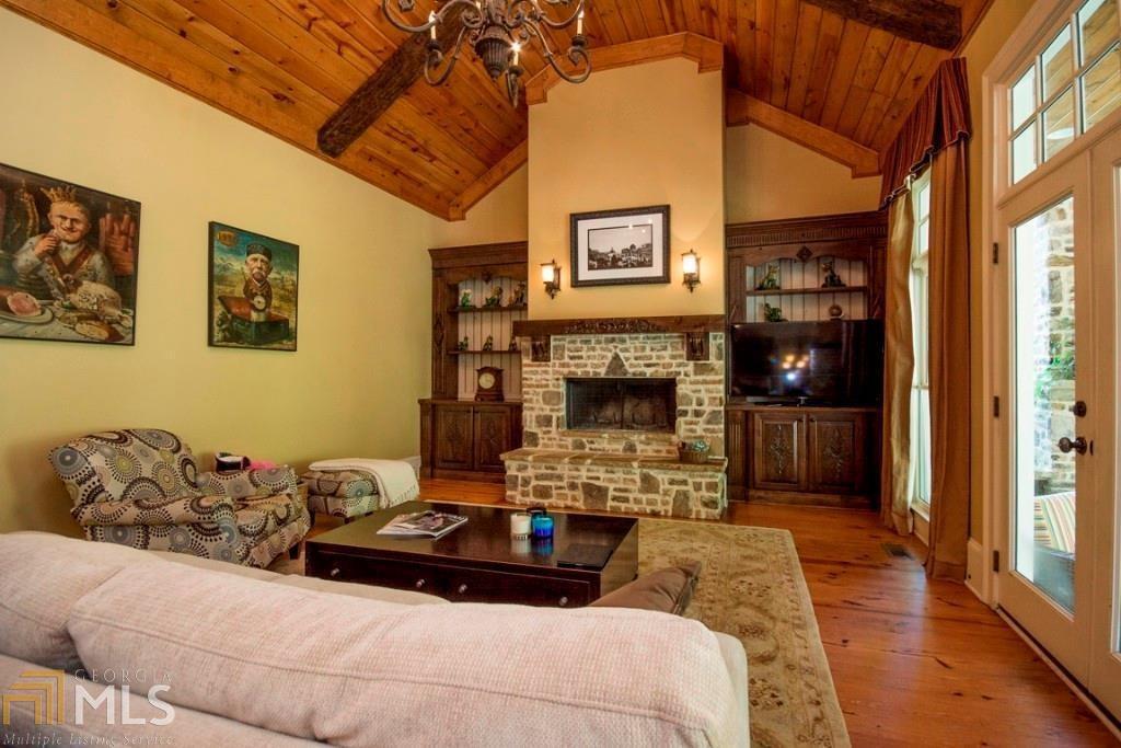 Six Hills - Residential