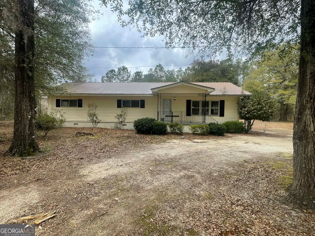 Photo of 1116 North Lake Drive, East Dublin, GA 31027 (MLS # 10691522)