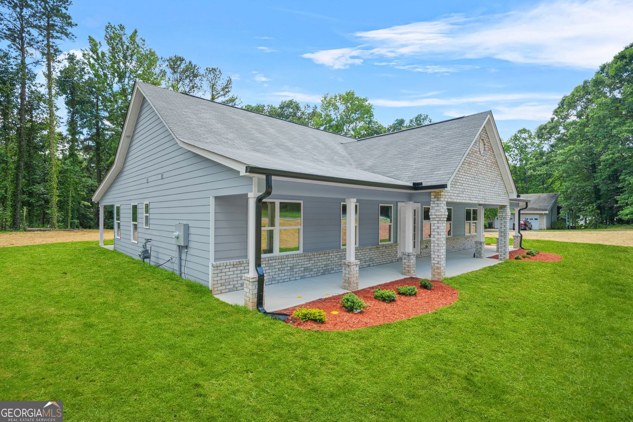 1943 Lake Chase LN