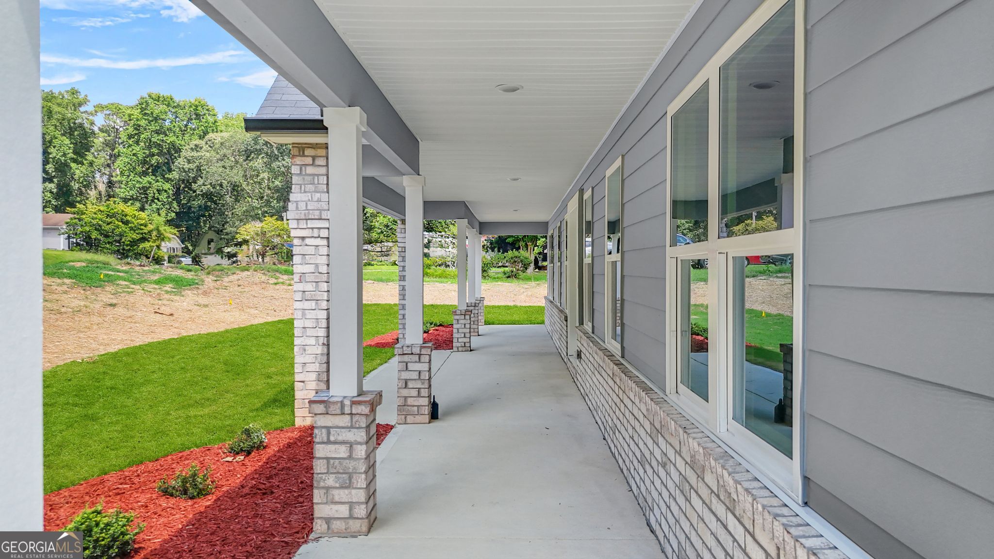 1943 Lake Chase LN