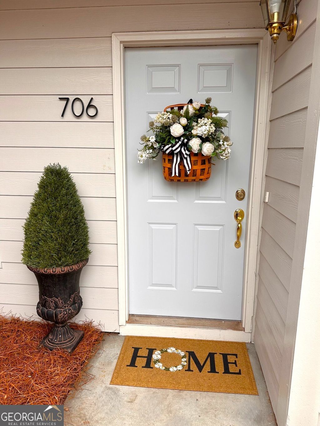 Photo of 706 Abingdon Way, Sandy Springs, GA 30328 (MLS # 10669300)