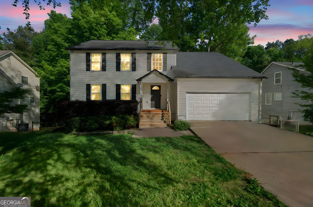 Photo of 7164 Hazelwood Dr, Jonesboro, GA 30236 (MLS # 10736590)