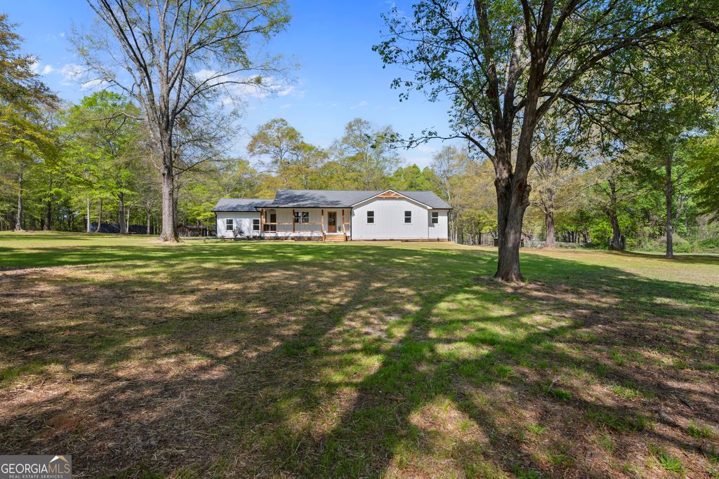 Photo of 401 Coleman Drive, Statham, GA 30666 (MLS # 10722340)