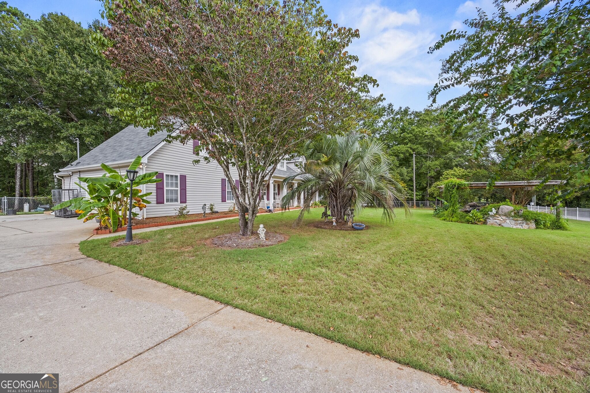 1231 Snapping Shoals RD