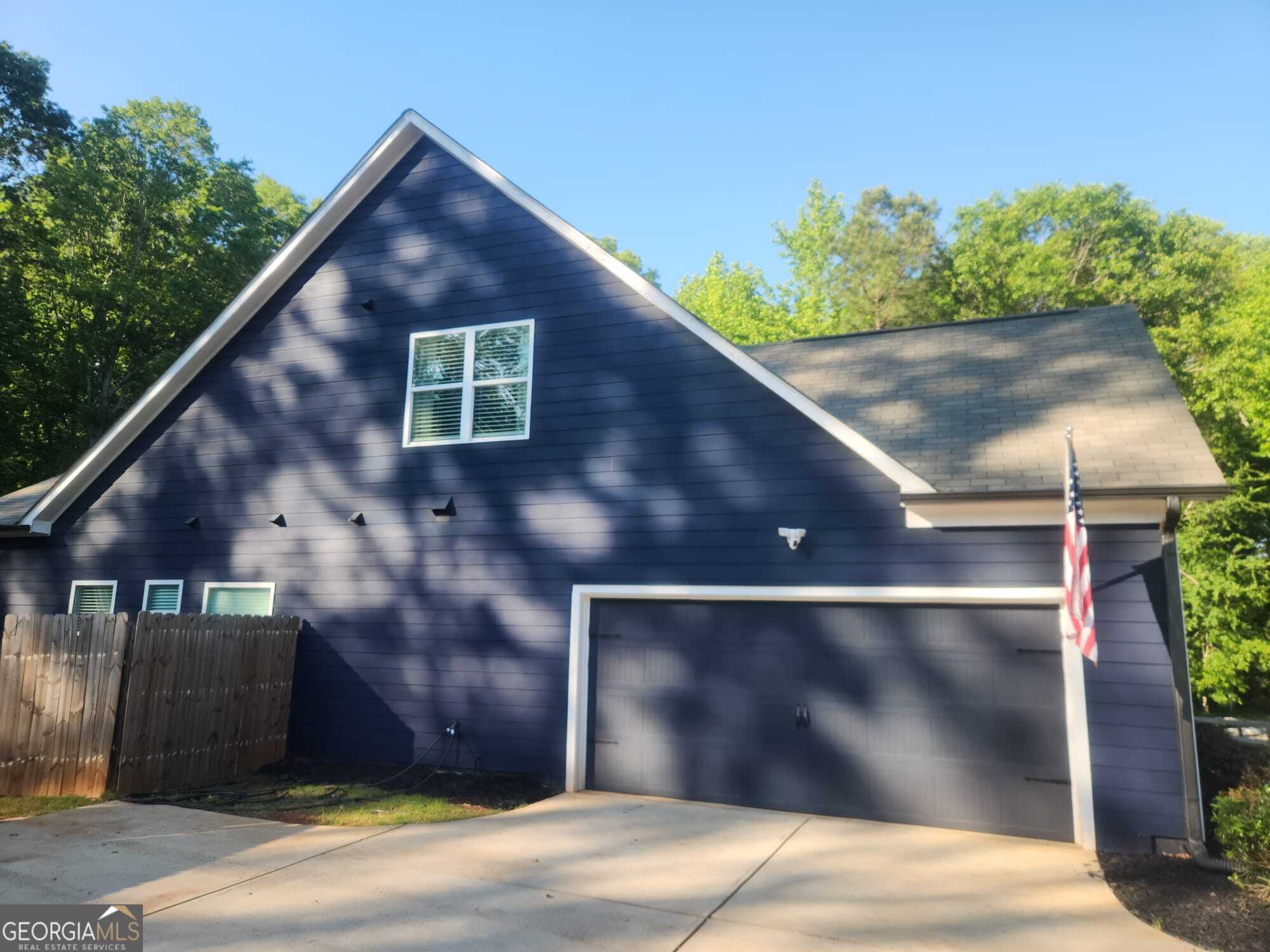 1228 Highway 211 NE