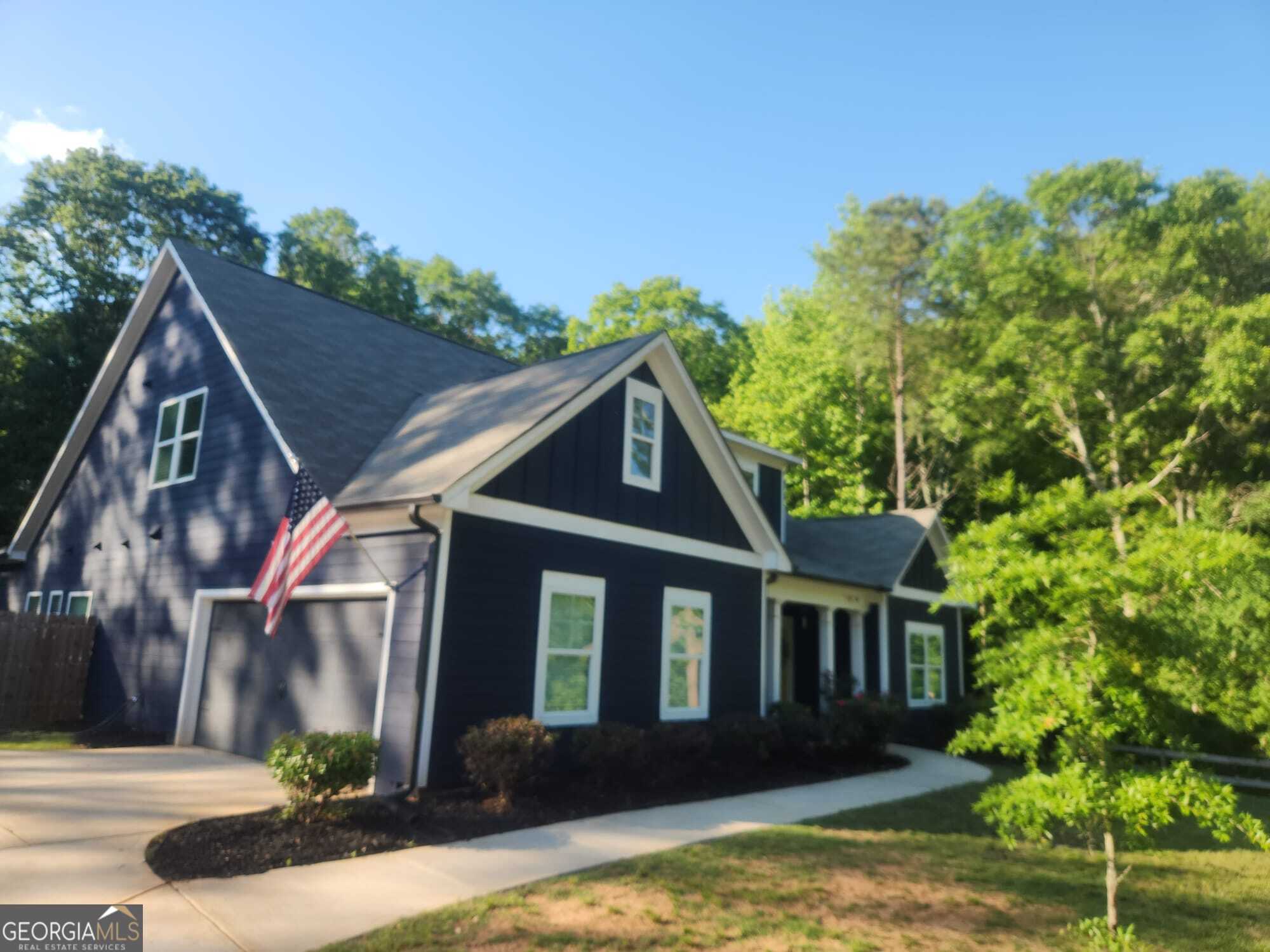 1228 Highway 211 NE