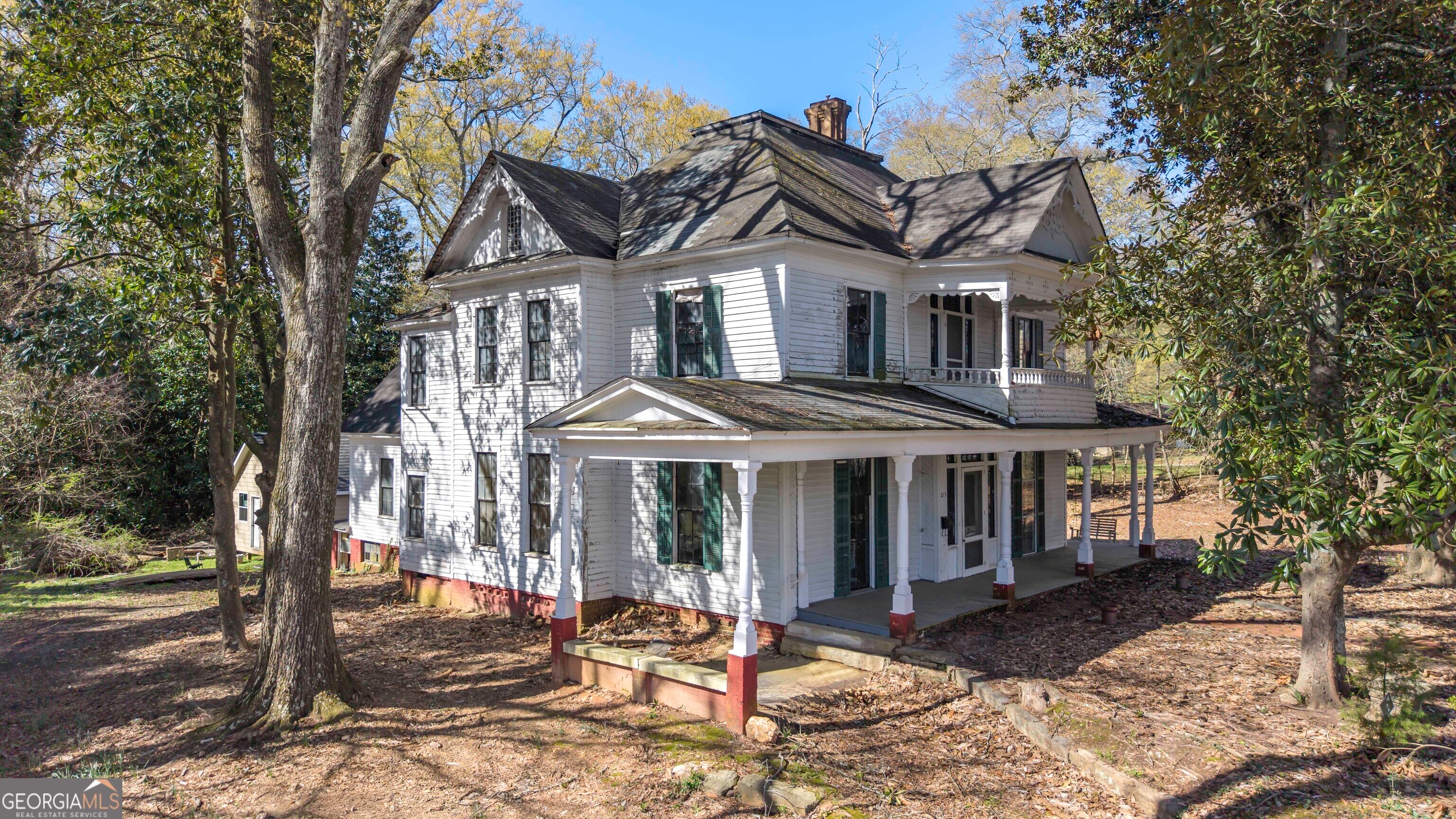 215 West AVE