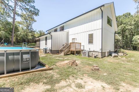 A home in Fort Valley