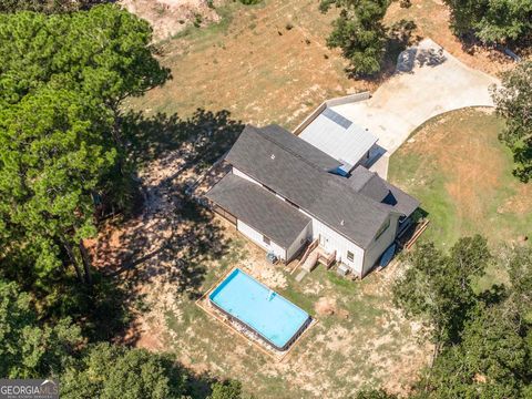 A home in Fort Valley