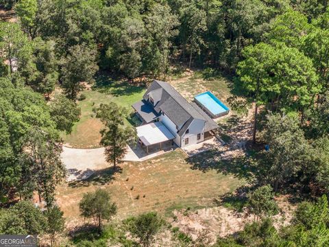 A home in Fort Valley