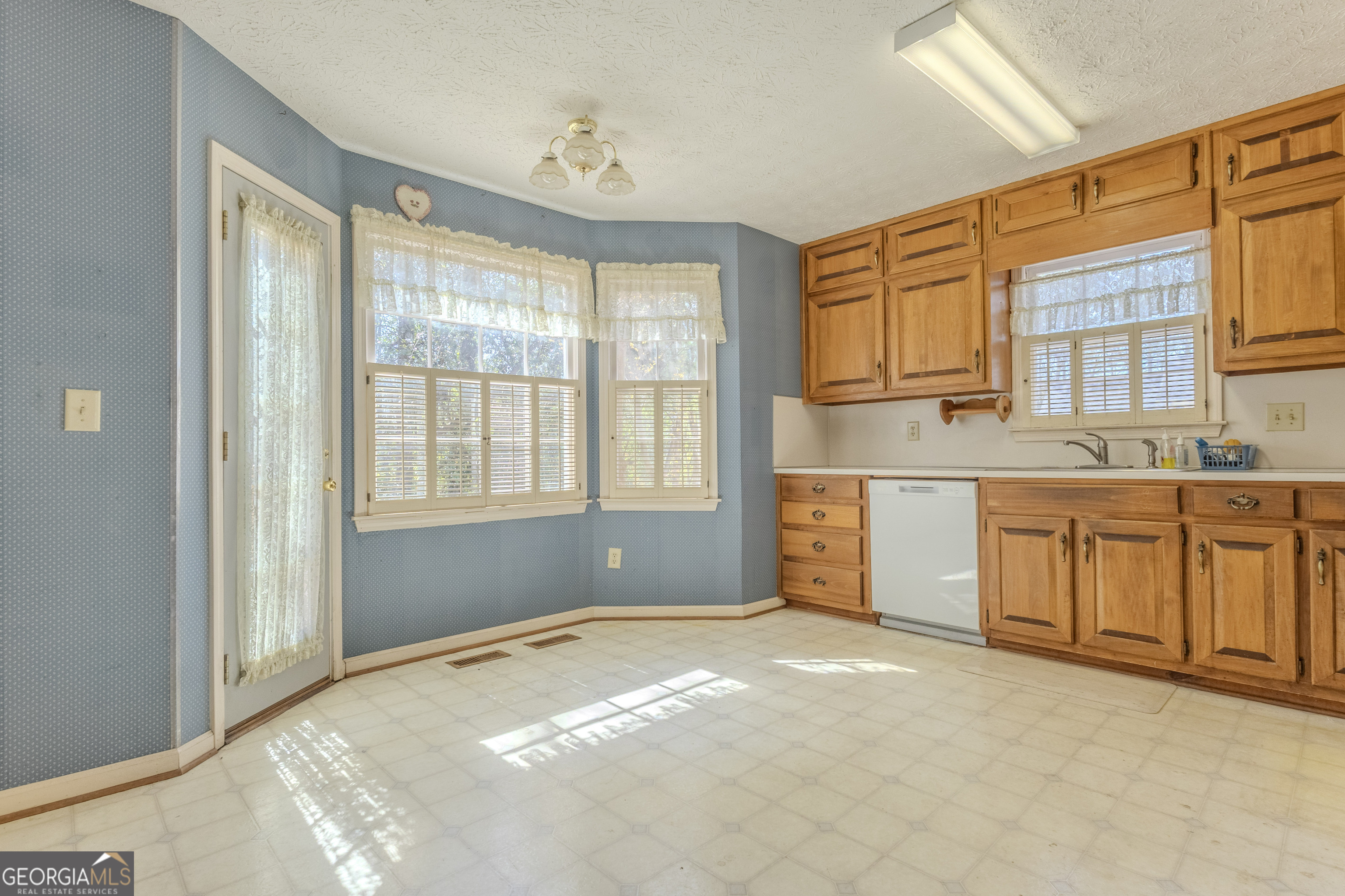 1974 Hunt Crossing CT