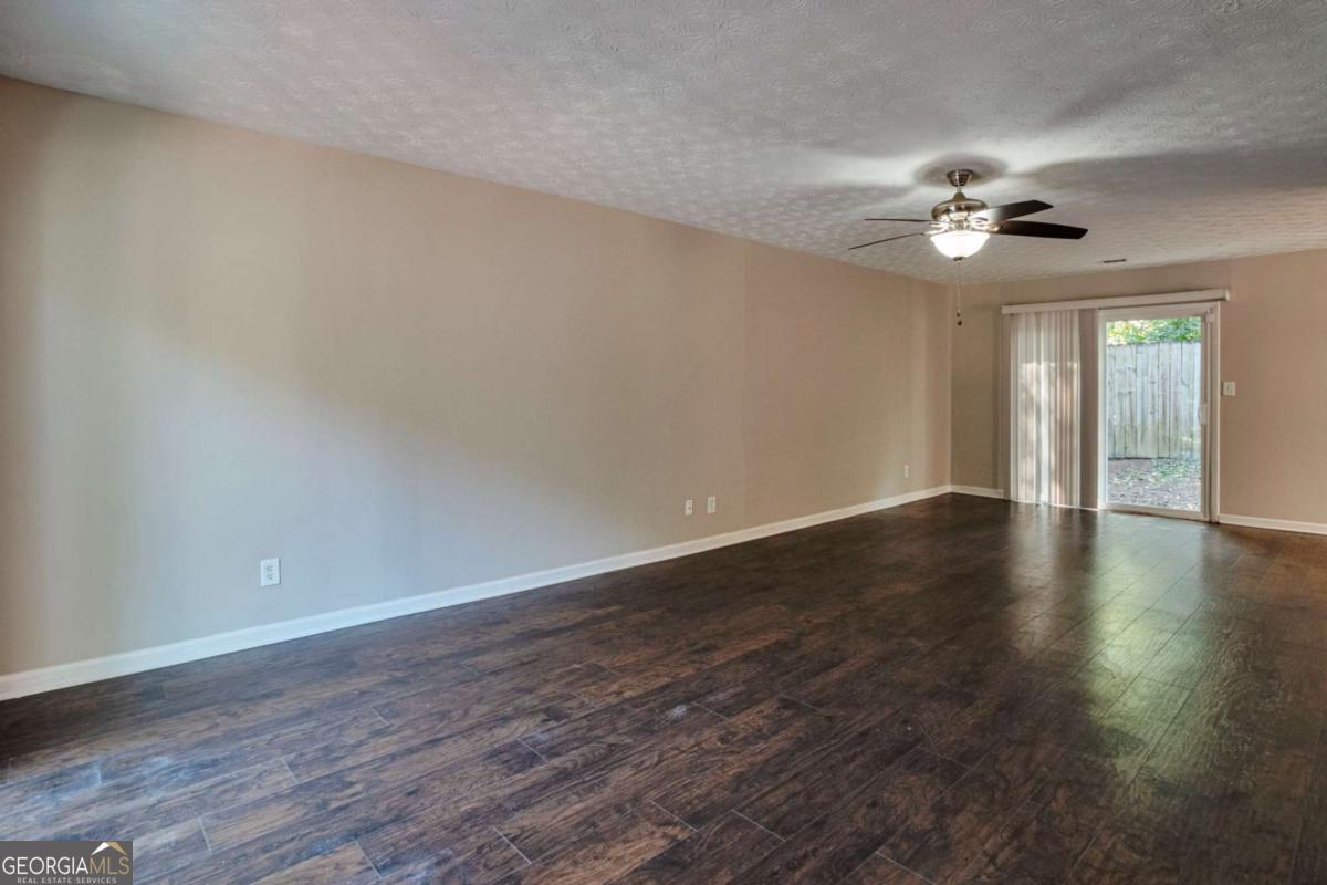 5061 Martins Crossing RD