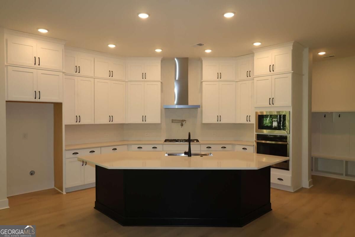 636 Barnfield WAY