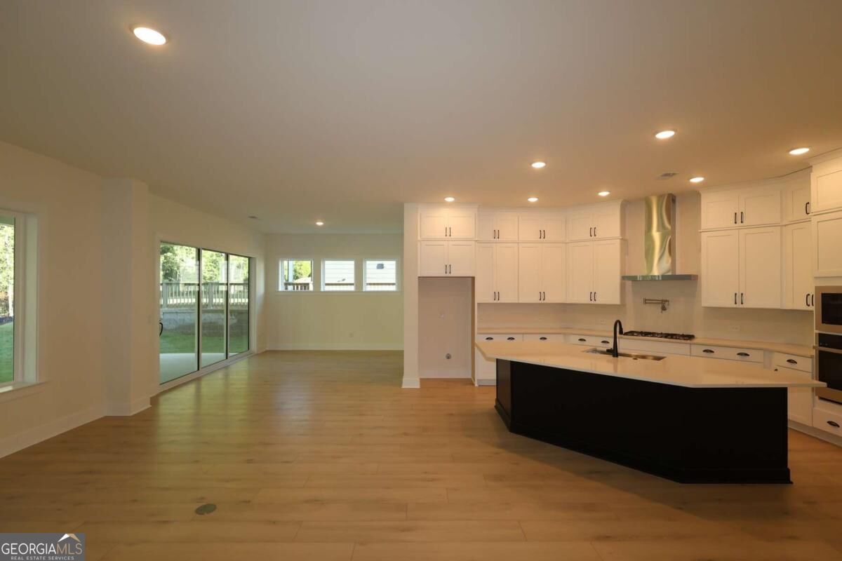 636 Barnfield WAY