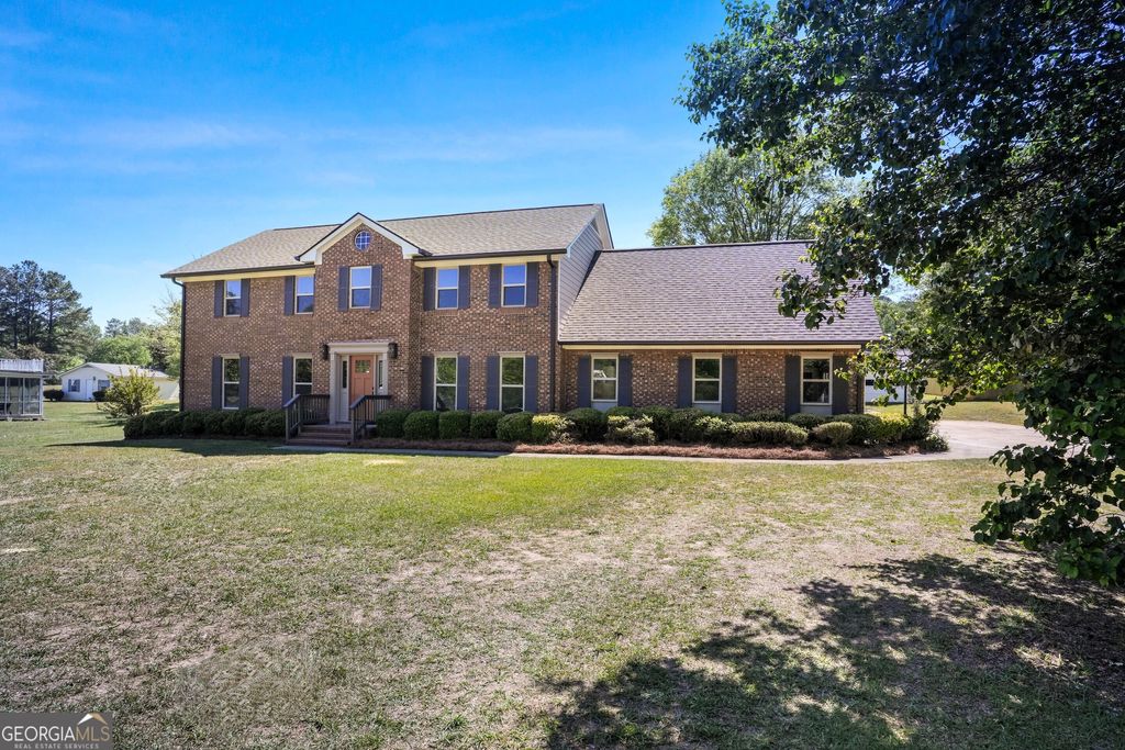 Photo of 910 Kite Lake Trail, Fayetteville, GA 30214 (MLS # 10736082)