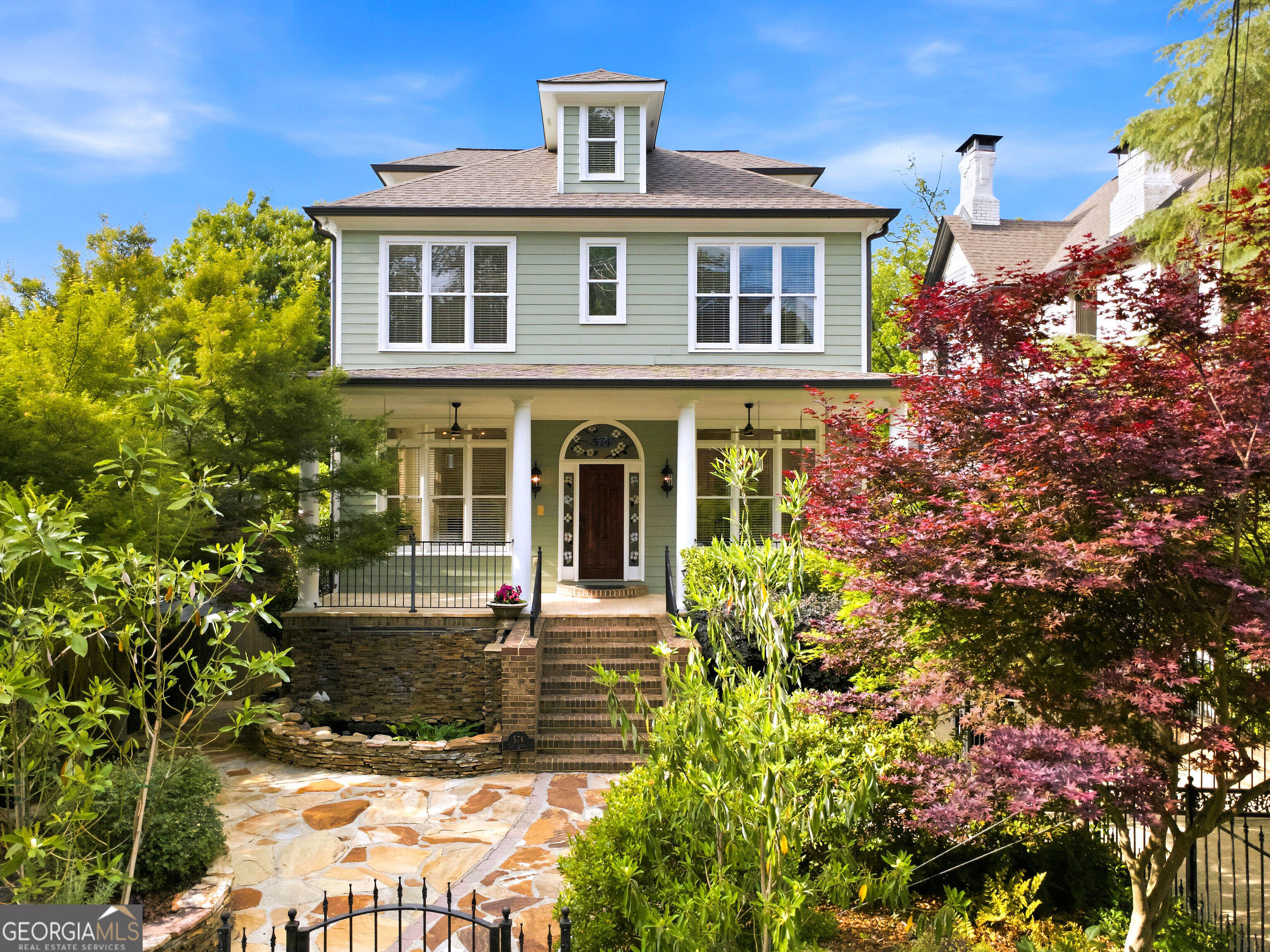 574 East AVE NE