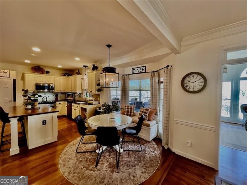 Marietta, Georgia 30062, United States, 5 Bedrooms Bedrooms, ,4 BathroomsBathrooms,Residential,Active,93428