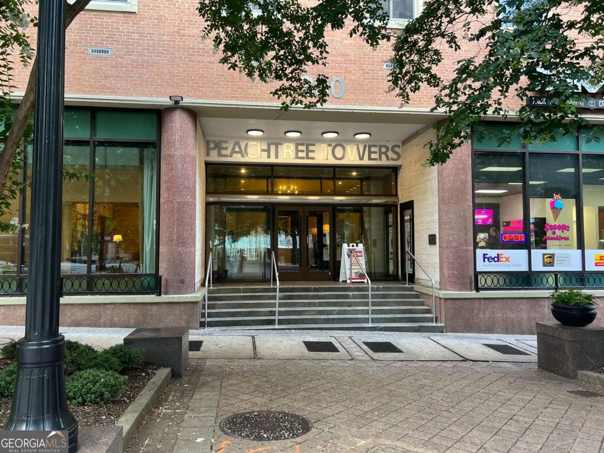 300 Peachtree ST NE 9D