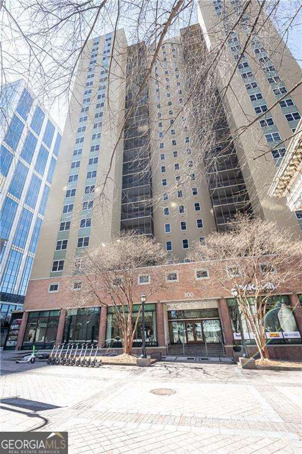 Photo of 300 Peachtree Street NE #9D, Atlanta, GA 30308 (MLS # 10679340)