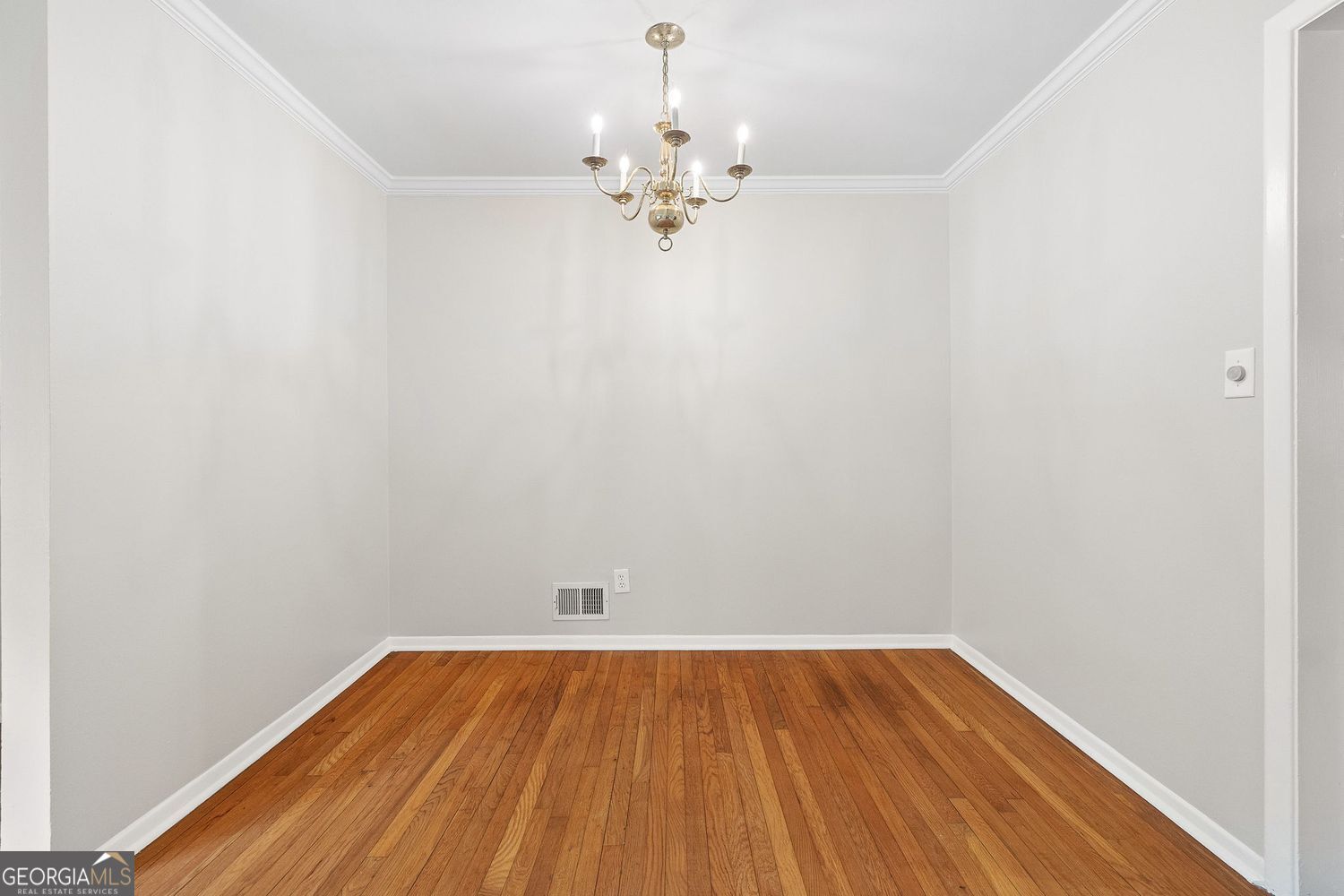 Chamblee, Georgia 30341, United States, 3 Bedrooms Bedrooms, ,2 BathroomsBathrooms,Residential,Pending,115994