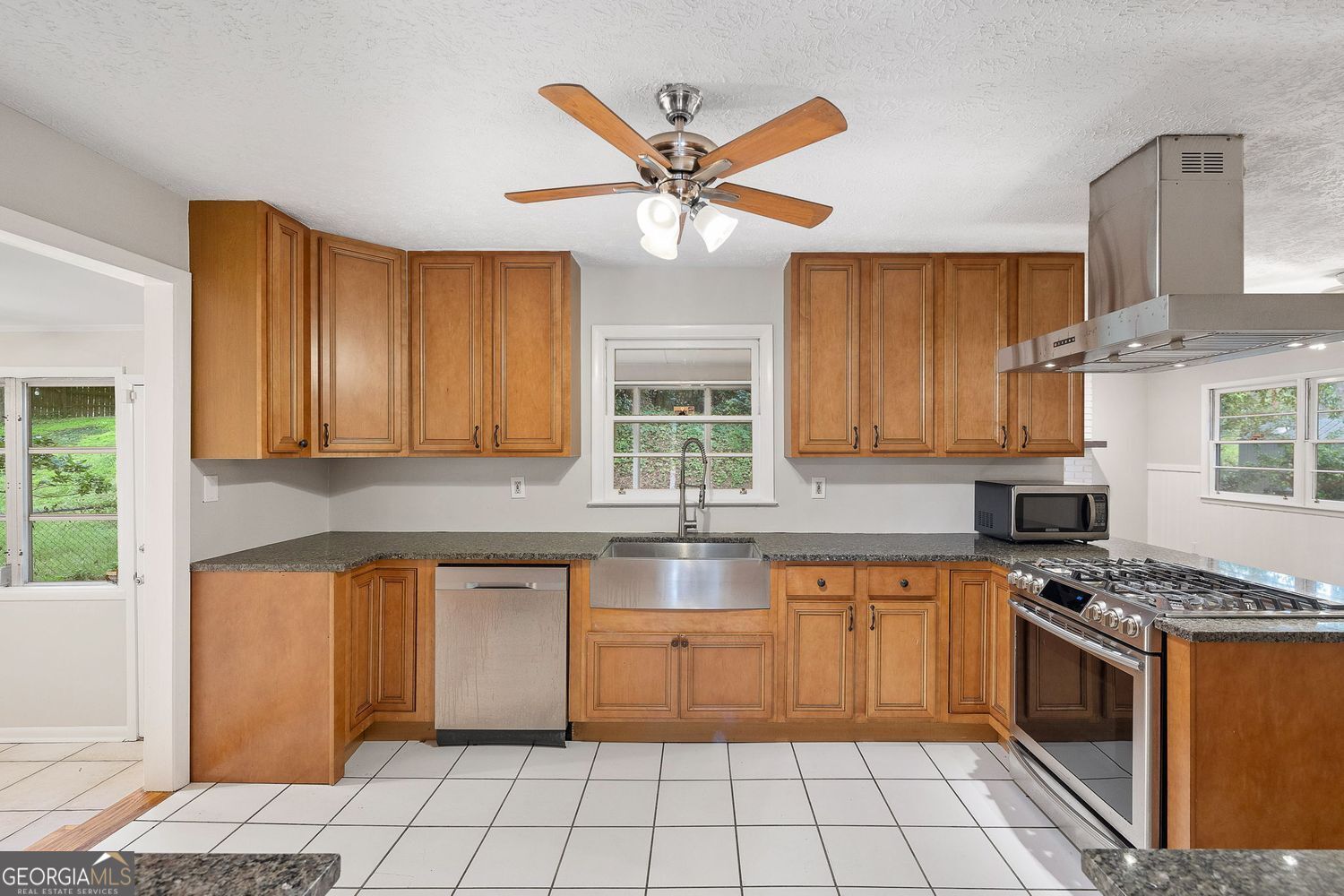 Chamblee, Georgia 30341, United States, 3 Bedrooms Bedrooms, ,2 BathroomsBathrooms,Residential,Pending,115994