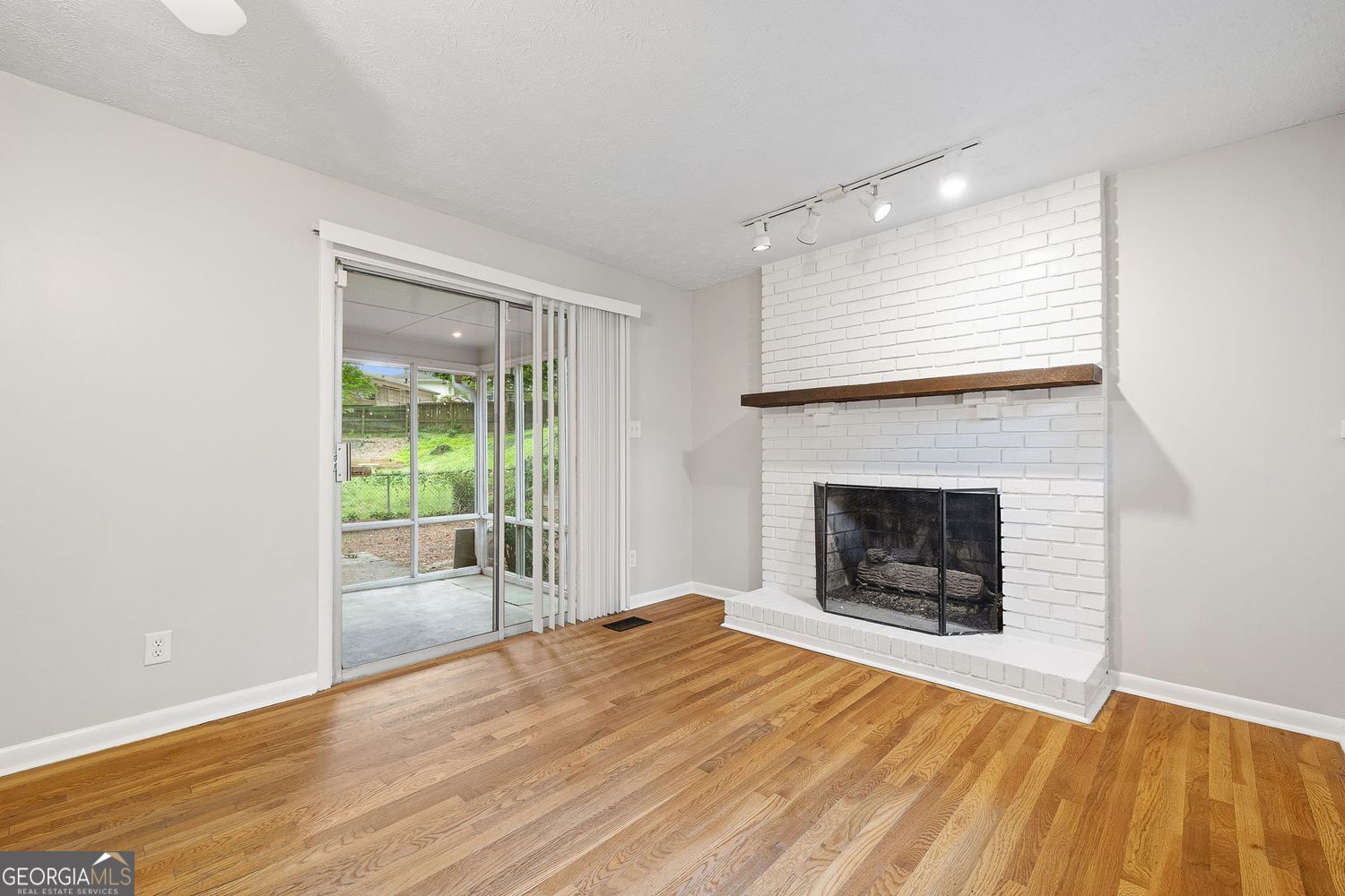 Chamblee, Georgia 30341, United States, 3 Bedrooms Bedrooms, ,2 BathroomsBathrooms,Residential,Pending,115994