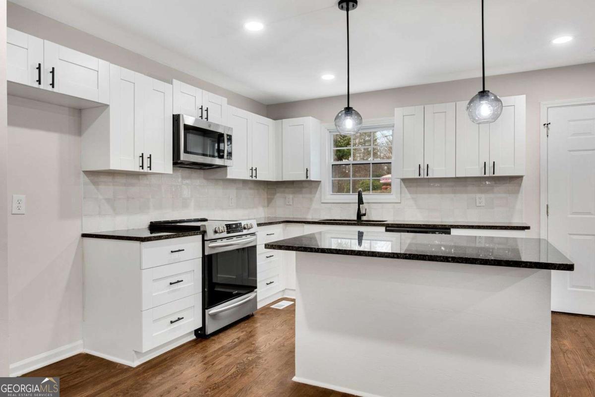 3251 Stoney Acres DR NW