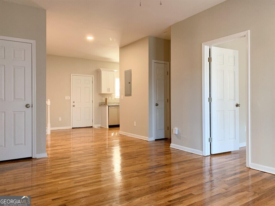 308 ANDERSON AVE NW