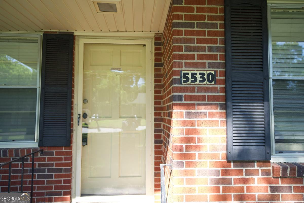 5530 Perry AVE