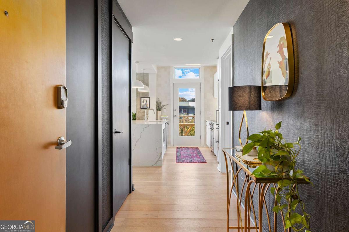 245 N Highland AVE NE 323