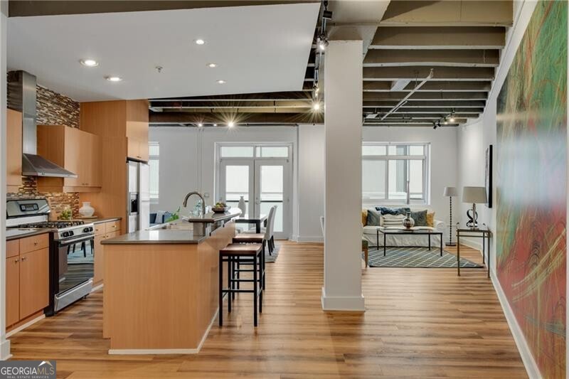 805 Peachtree ST NE 306