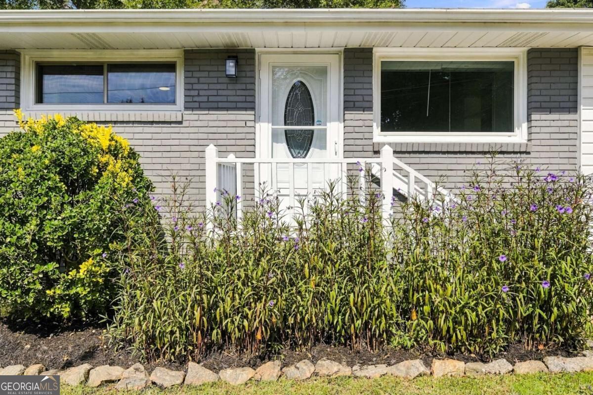 179 Long DR SW