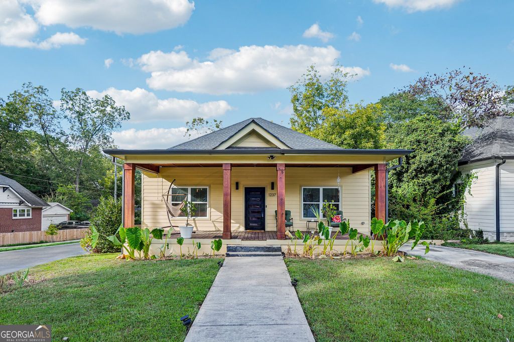 Photo of 1237 Avon Avenue SW, Atlanta, GA 30310 (MLS # 10624480)