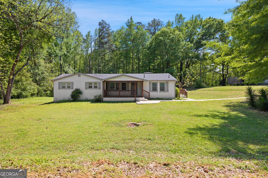 Photo of 11 Swan Drive, Newnan, GA 30263 (MLS # 10729975)
