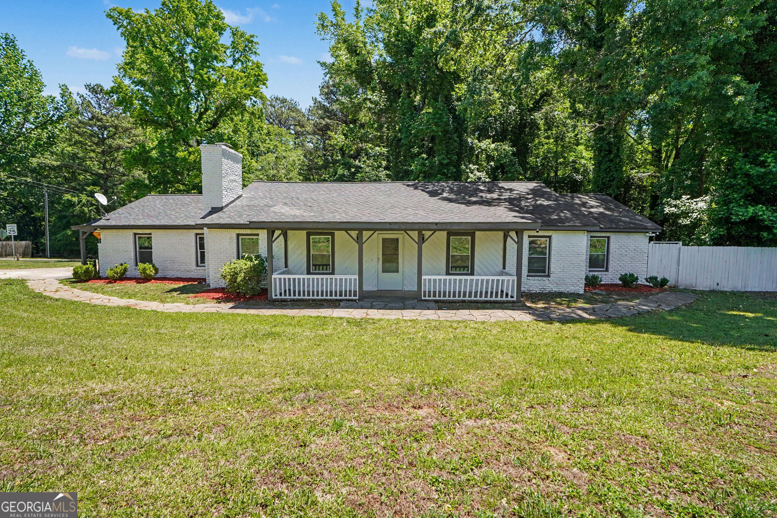 592 Henderson Road
