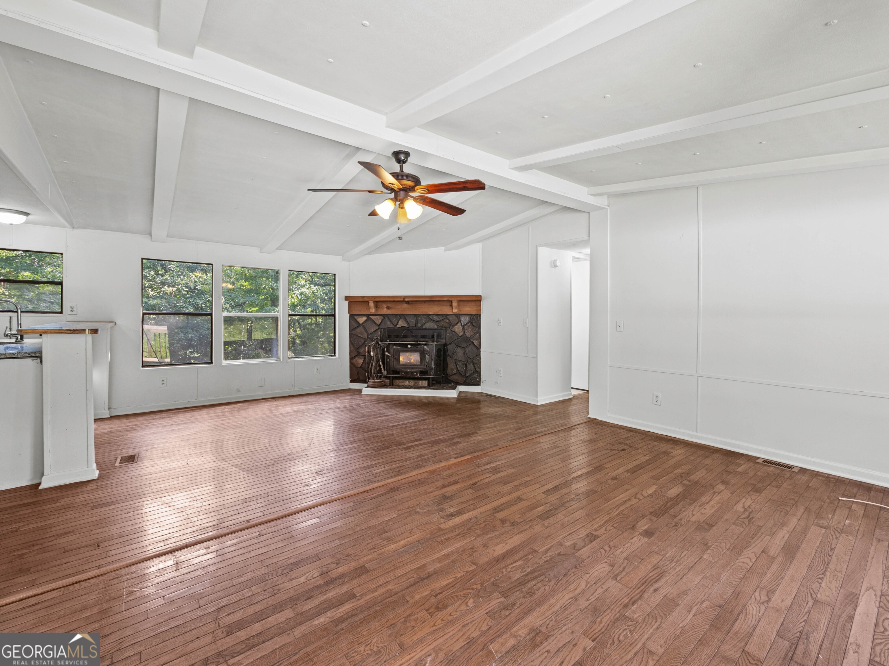 1671 Azelea LN